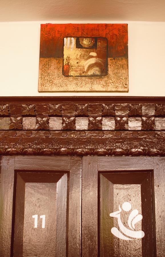 Hostel Milarepa Kathmandu Esterno foto