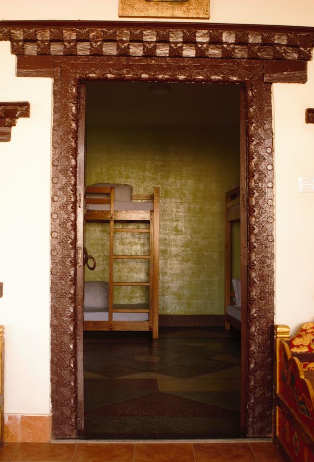 Hostel Milarepa Kathmandu Esterno foto