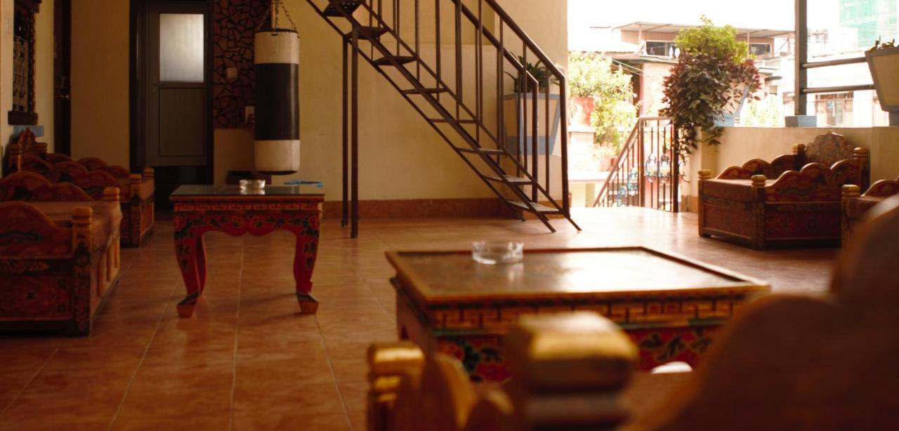 Hostel Milarepa Kathmandu Esterno foto